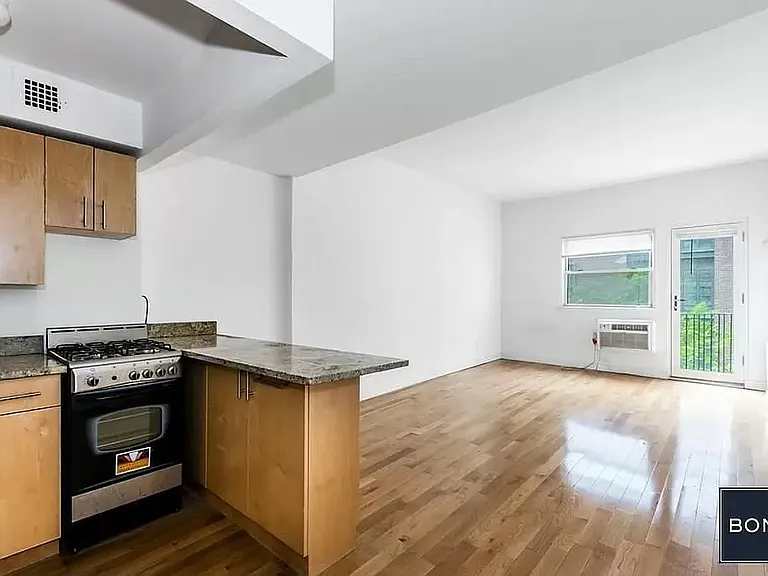 211 Thompson St #3C — Photo 2