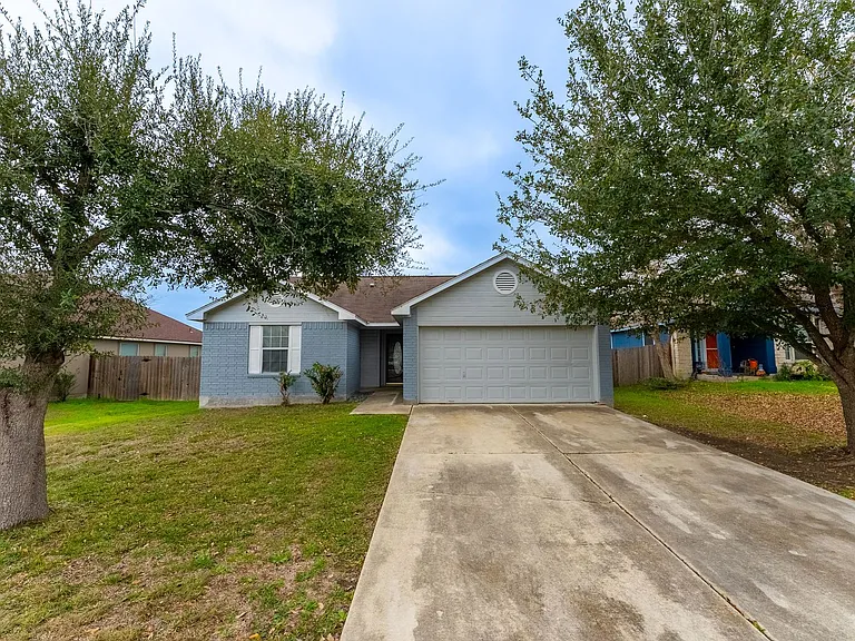 109 Granite Shoals Dr — Photo 3