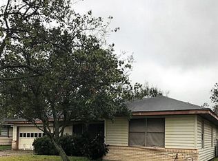 1322 W 11th St, Freeport, TX 77541
