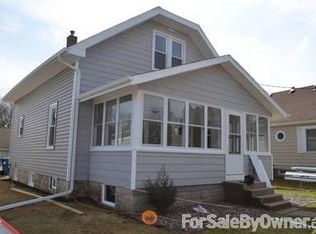 627 5th St, Silvis, IL 61282