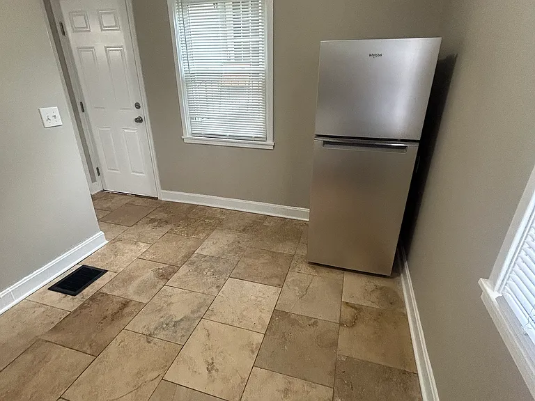 6423 Mayflower Ave — Photo 5