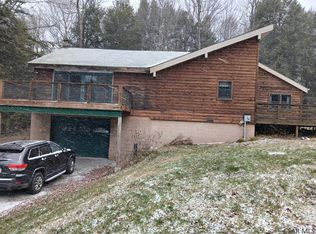 222 Aspen Ln, Windber, PA 15963