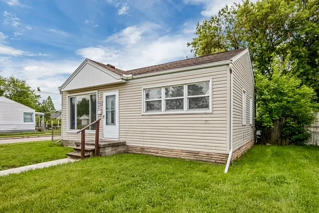 13164 Sidonie Ave — Photo 17