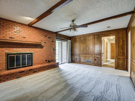 3rd image of 501 McCoy Dr