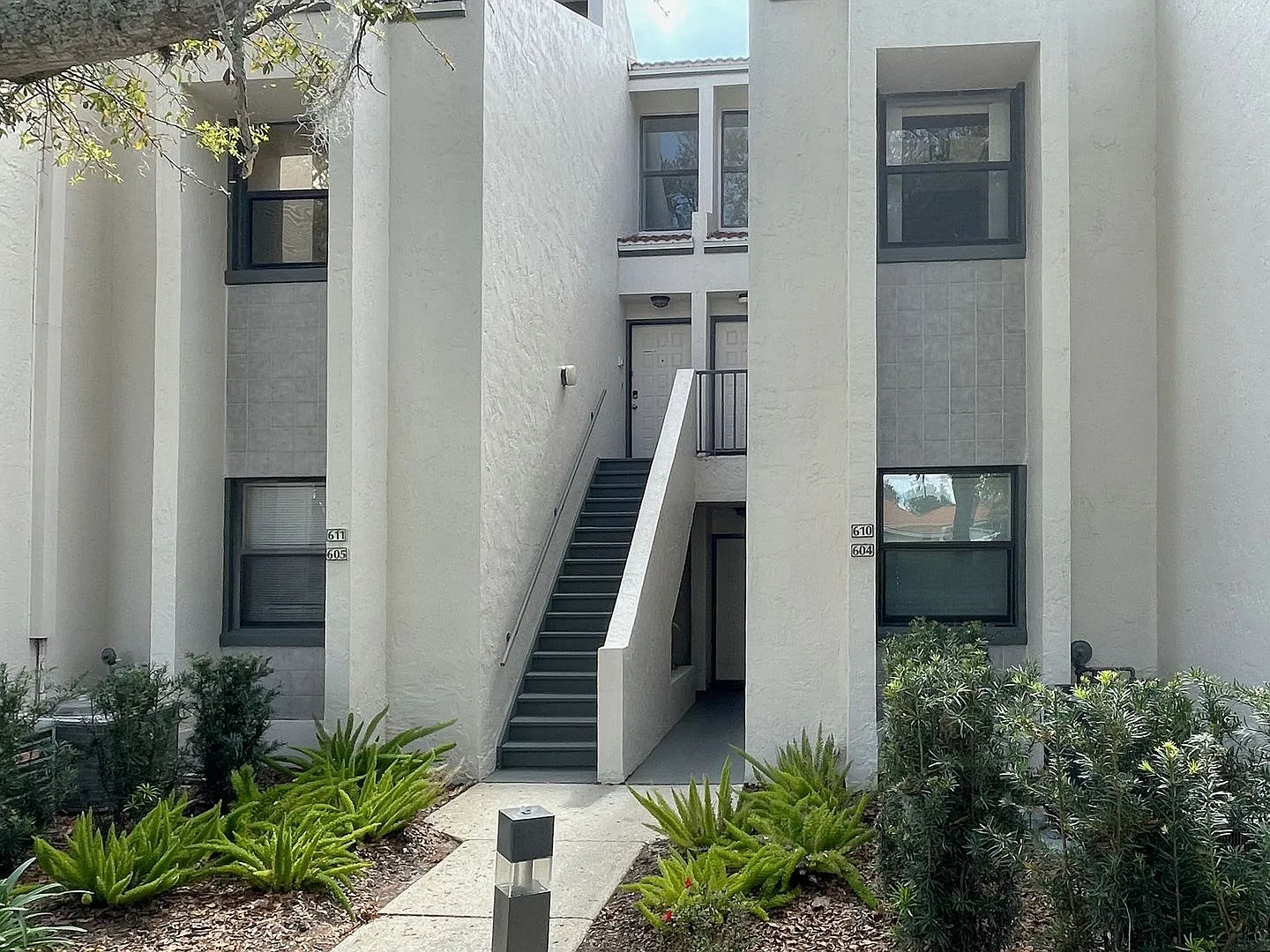 Furnished Two-Bedroom Condo in Winterset Community — Photo 1