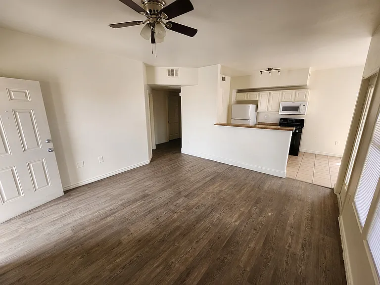 Sunrise Park Condominiums — Photo 54