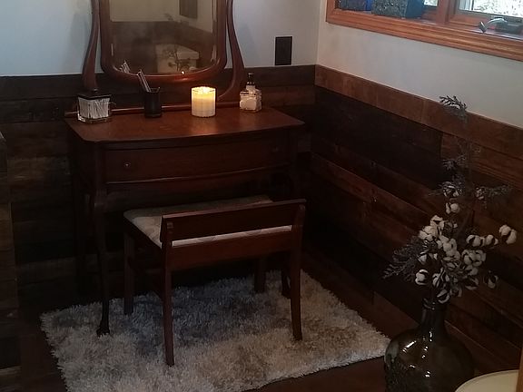 5th image of 1807 Acorn Dr