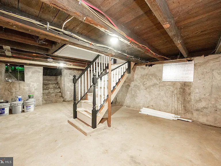 181 W 7th Ave — Photo 34