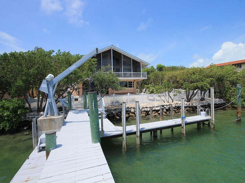 1st image of 220 Tide Ave
