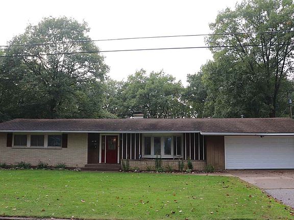 2nd image of 301 Cherry Ave