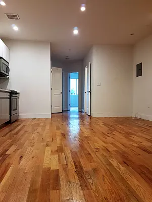 Rented by Greenrock Management | media 22