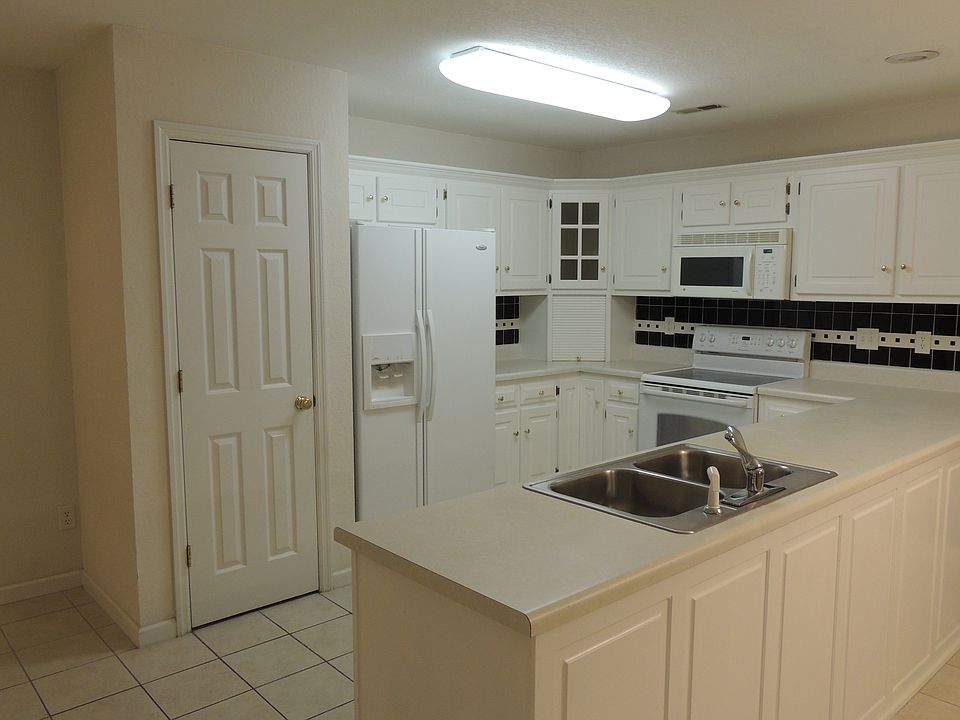 2nd image of 432 Flagstone Dr