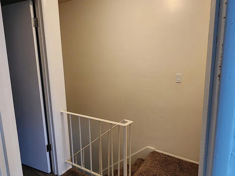 Elizabeth Apartments — Photo 5