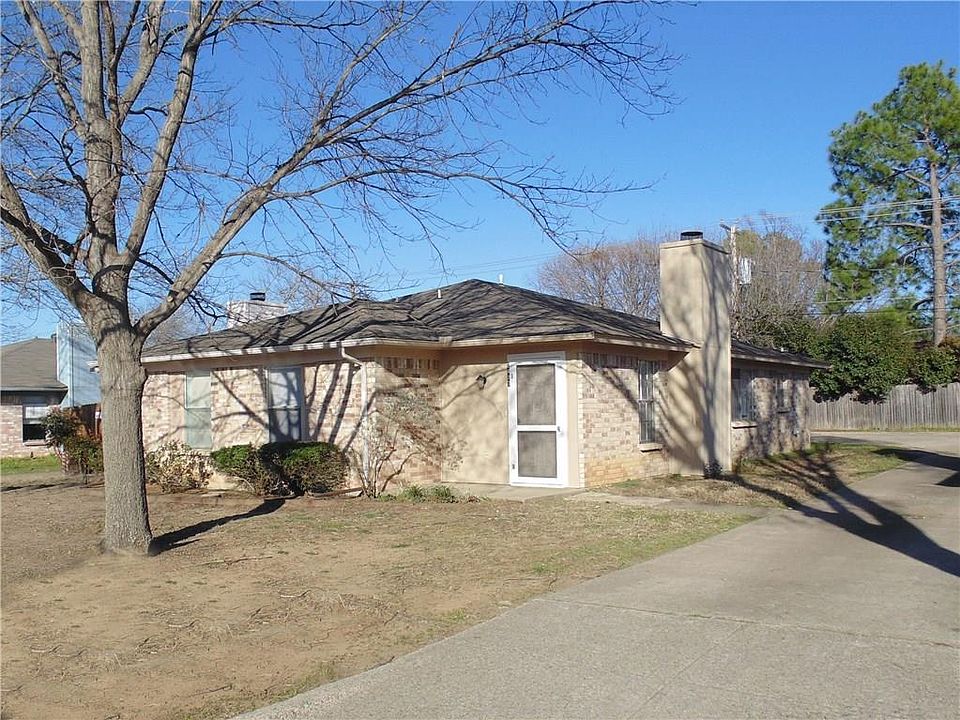 1st image of 2417 Lido Ln