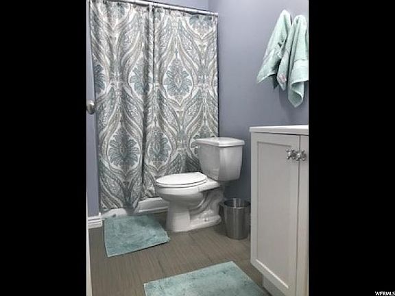 5th image of 569 W Bountiful Way