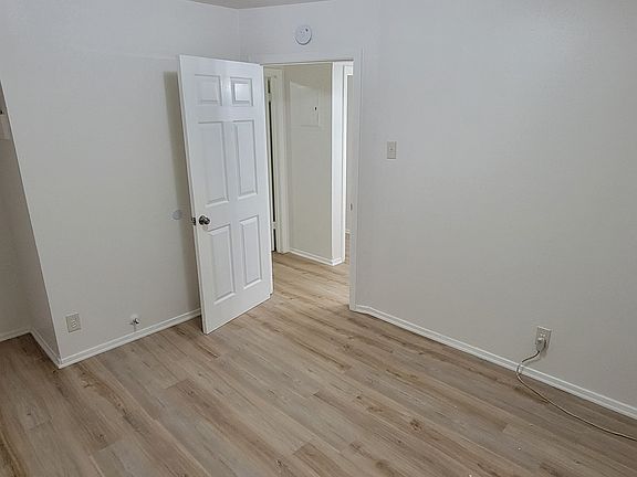 4th image of 603 Pinewood Ln