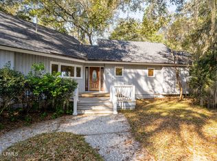 120 Dolphin Point Dr, Beaufort, SC 29907
