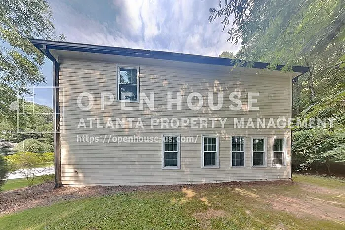 1703 Silverchase Dr SW — Photo 20