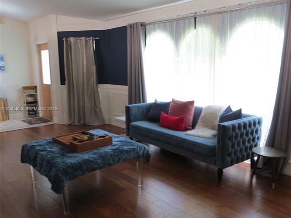 5th image of 542 N Cypress Dr #542