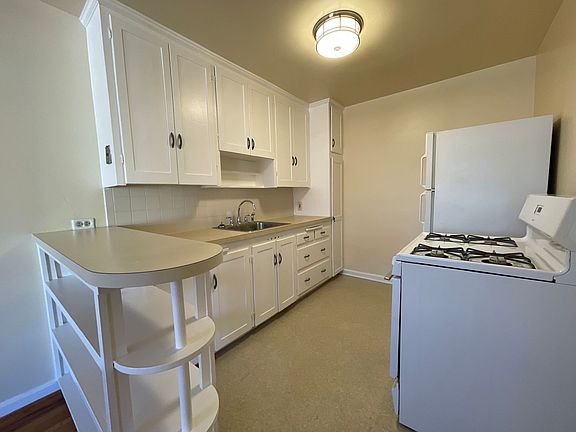 4th image of 940 E 8th Ave APT 6