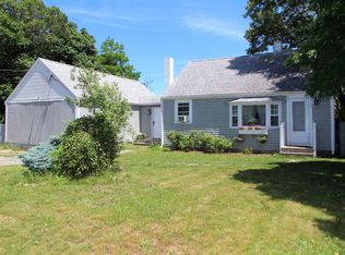 72 Grove St, Hyannis, MA 02601
