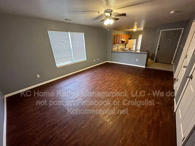 3 bed, 2.0 bath, $800 — Photo 3