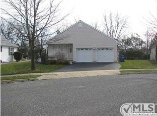 1437 Petunia Way S, Toms River, NJ
