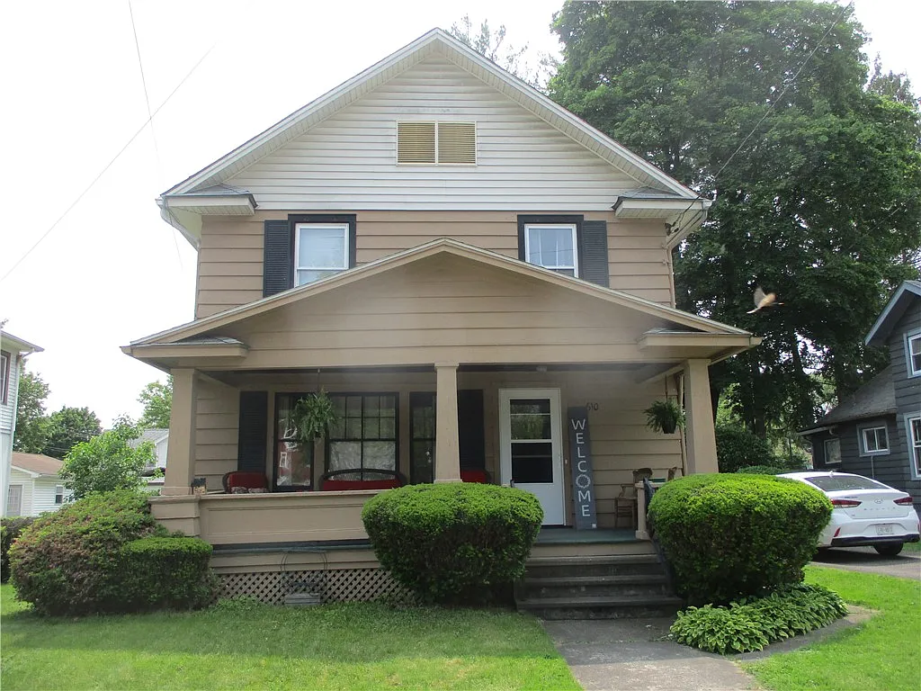 610 Spaulding St photo 1