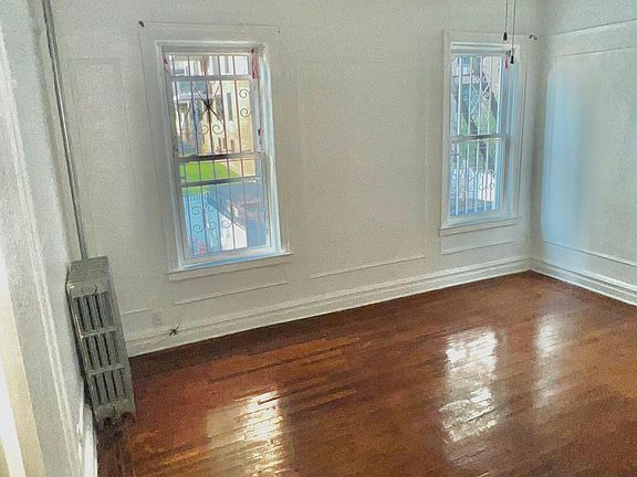 4th image of 1947 Ellis Ave #1