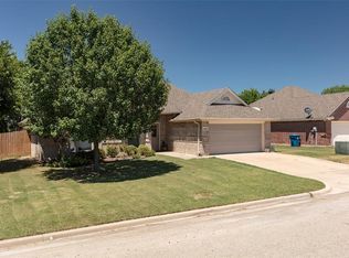 516 Westgate Dr, Aledo, TX 76008