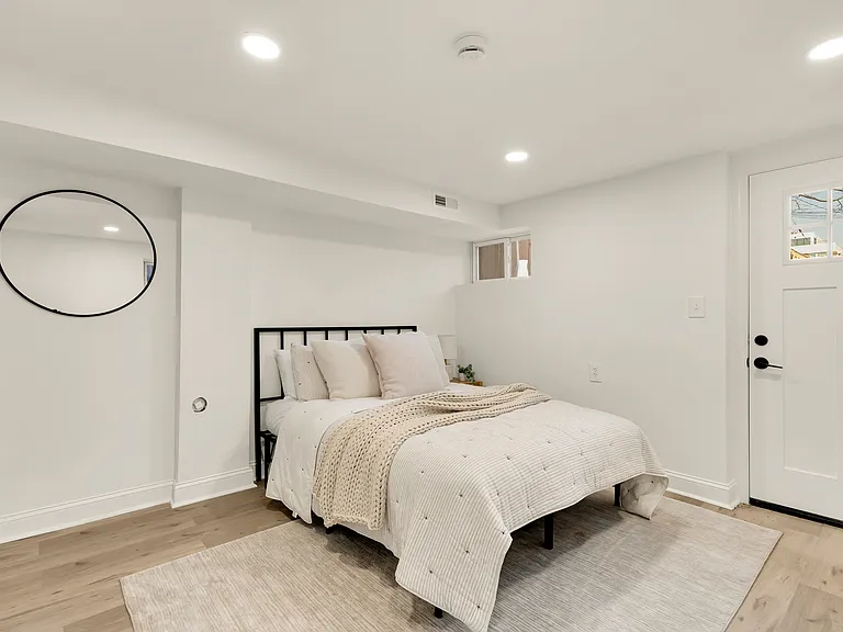 807 Jefferson St NW #1 — Photo 15