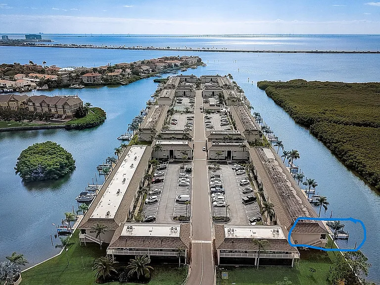 8803 Bay Pointe Dr #203 — Photo 30