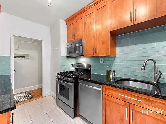 3rd image of 6820 Burns St APT D2