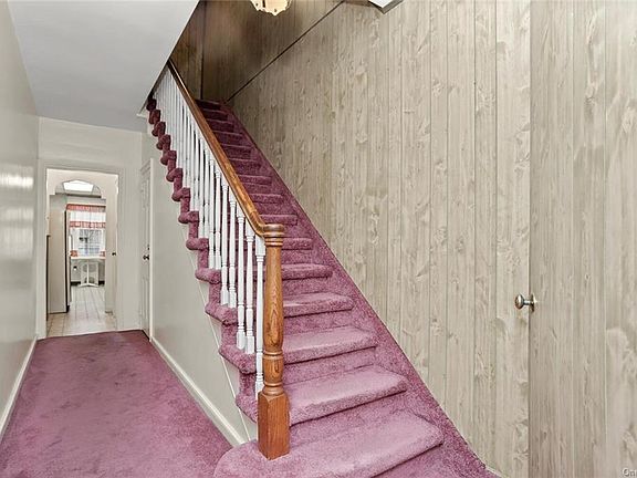 4th image of 2528 Fenton Ave