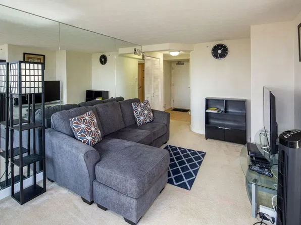 343 Hobron Ln, Honolulu, HI