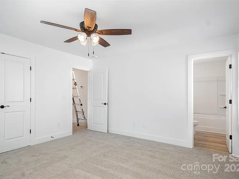 259 Patterson Ave SE — Photo 9