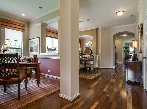 5th image of 401 Rosemont Ln