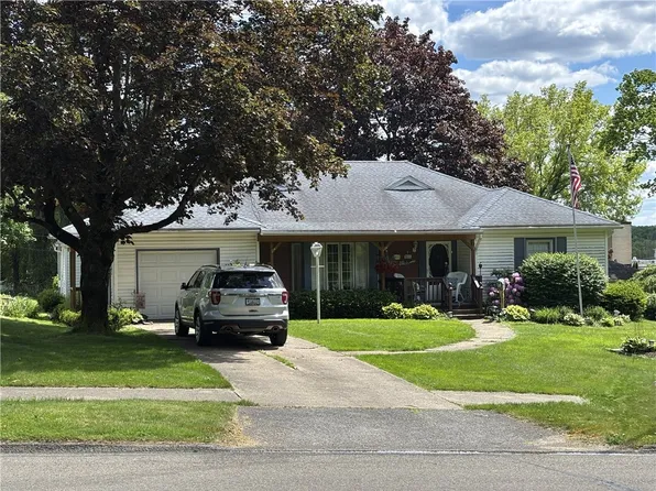 222 Chestnut St, Kane, PA 16735