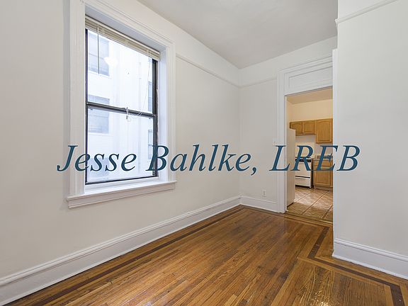 3rd image of 2206 38th St APT 2G