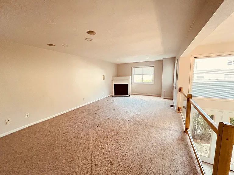 173 Captain Eames Cir — Photo 2
