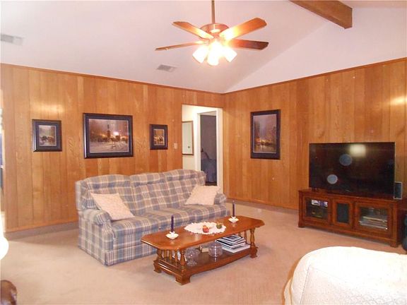 5th image of 5521 Meadow Oak St