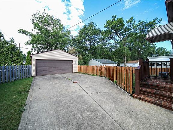 4th image of 2146 Sunset Dr