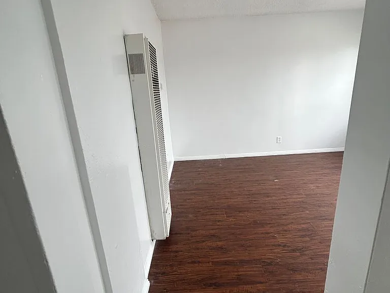 2396 Olive Ave — Photo 4