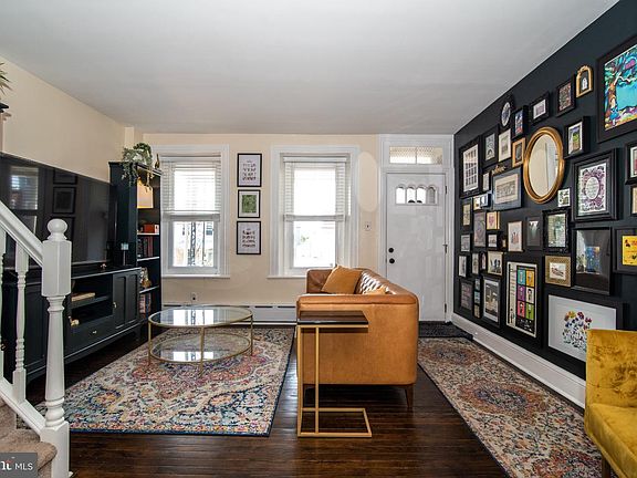 5th image of 542 Dupont St