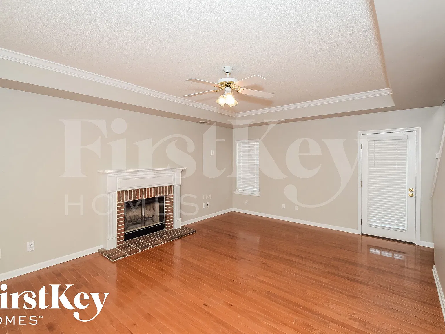 3 bed, 2.5 bath, 1880 sqft, $2,450 — Photo 2