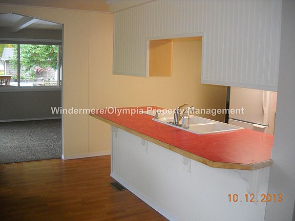 5th image of 4240 56th Ave SW