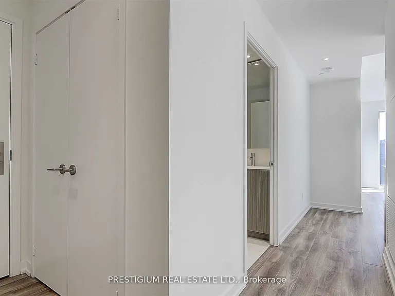20 Edward St #804 — Photo 2