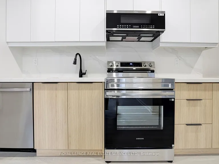 20 Duke St #305 — Photo 29