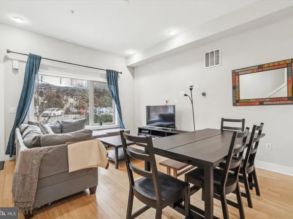 504 Cambridge St, Philadelphia, PA 19123