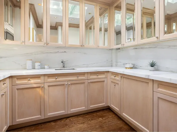 136 East 65th Street image 17 of 19